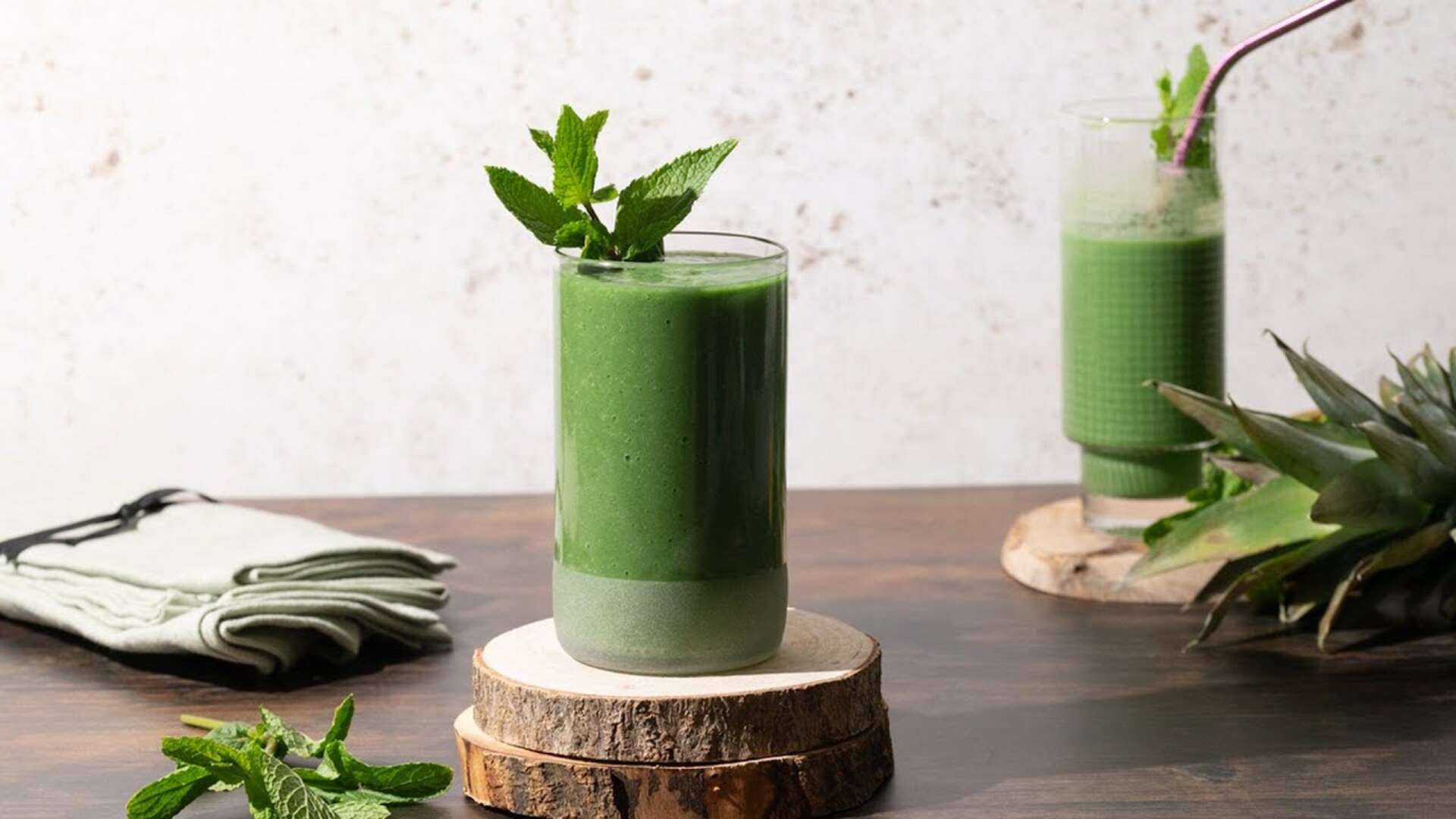 Video thumbnail for Cool And Refreshing Summer Green Smoothie Recipe