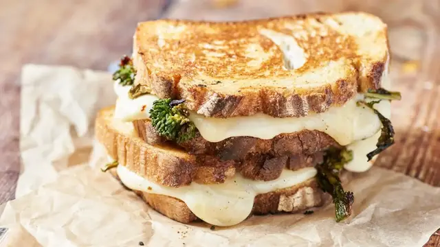 Video thumbnail for Roasted Broccoli Rabe Grilled Cheese Sandwich Recipe