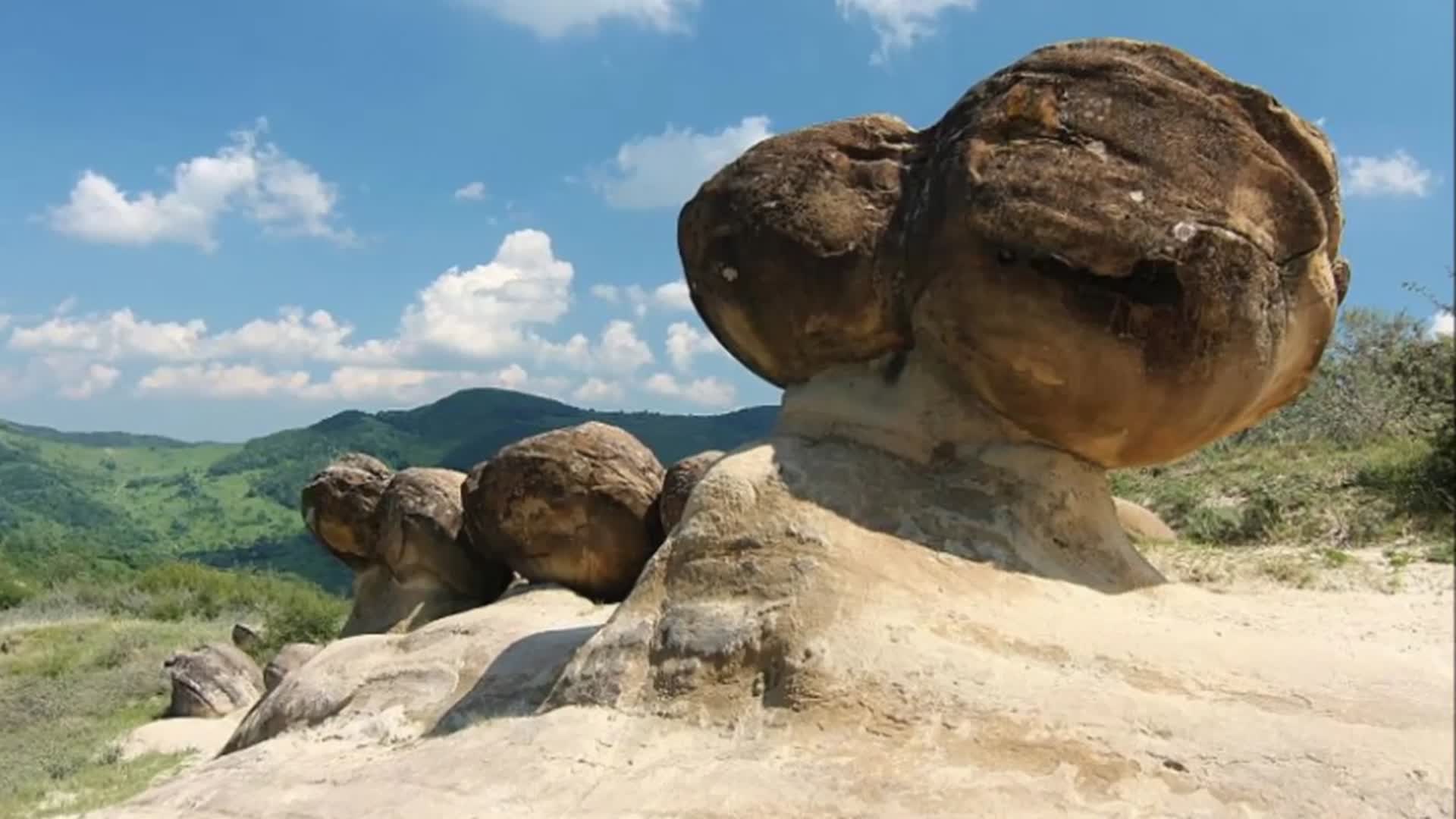 Video thumbnail for Valley of the Planets - Discover one of the most amazing and mysterious places on Earth.