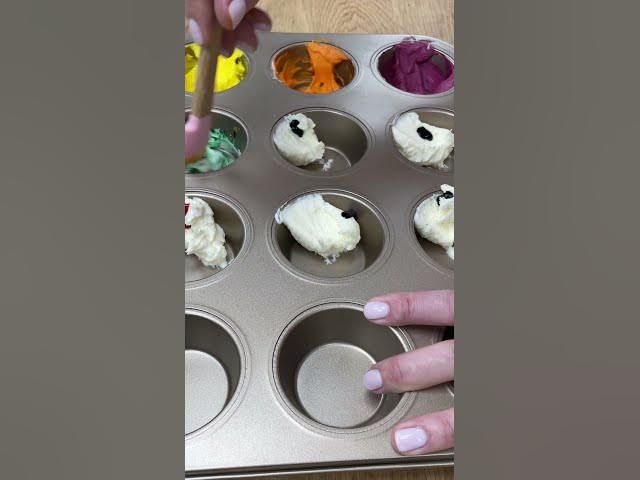Video thumbnail for My favourite cake decorating tool! Will you use this trick? #cakedecorating #cakeshorts #shorts
