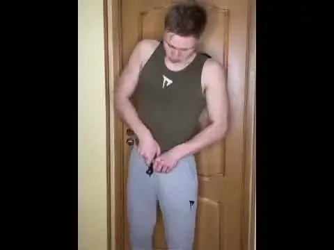 Video thumbnail for American bodybuilder elevator prank #shorts