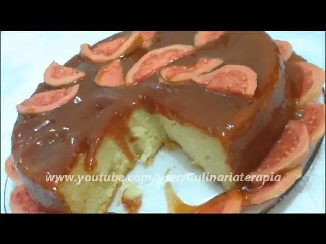 Video thumbnail for Bolo de Ricota Tipo Cheesecake com Cobertura Cremosa de Goiabada.