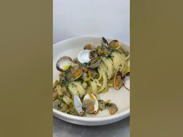 Video thumbnail for LINGUINE ALLE VONGOLE - LINGUINE AUX PALOURDES #cuisineitalienne #recetteitalienne #pasta #linguine