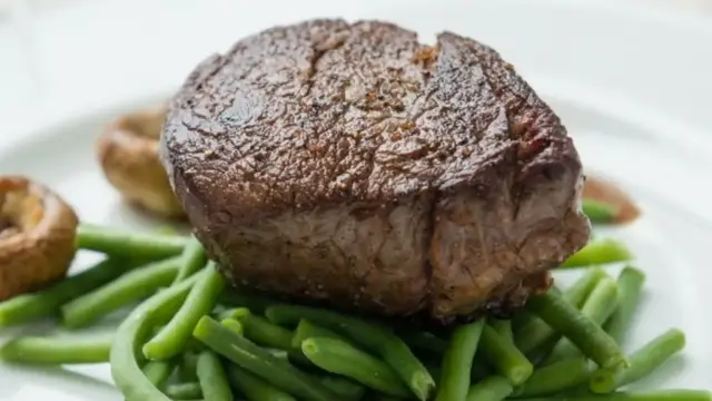 'Video thumbnail for Signs You're Eating Pre-Made Food At A Restaurant'