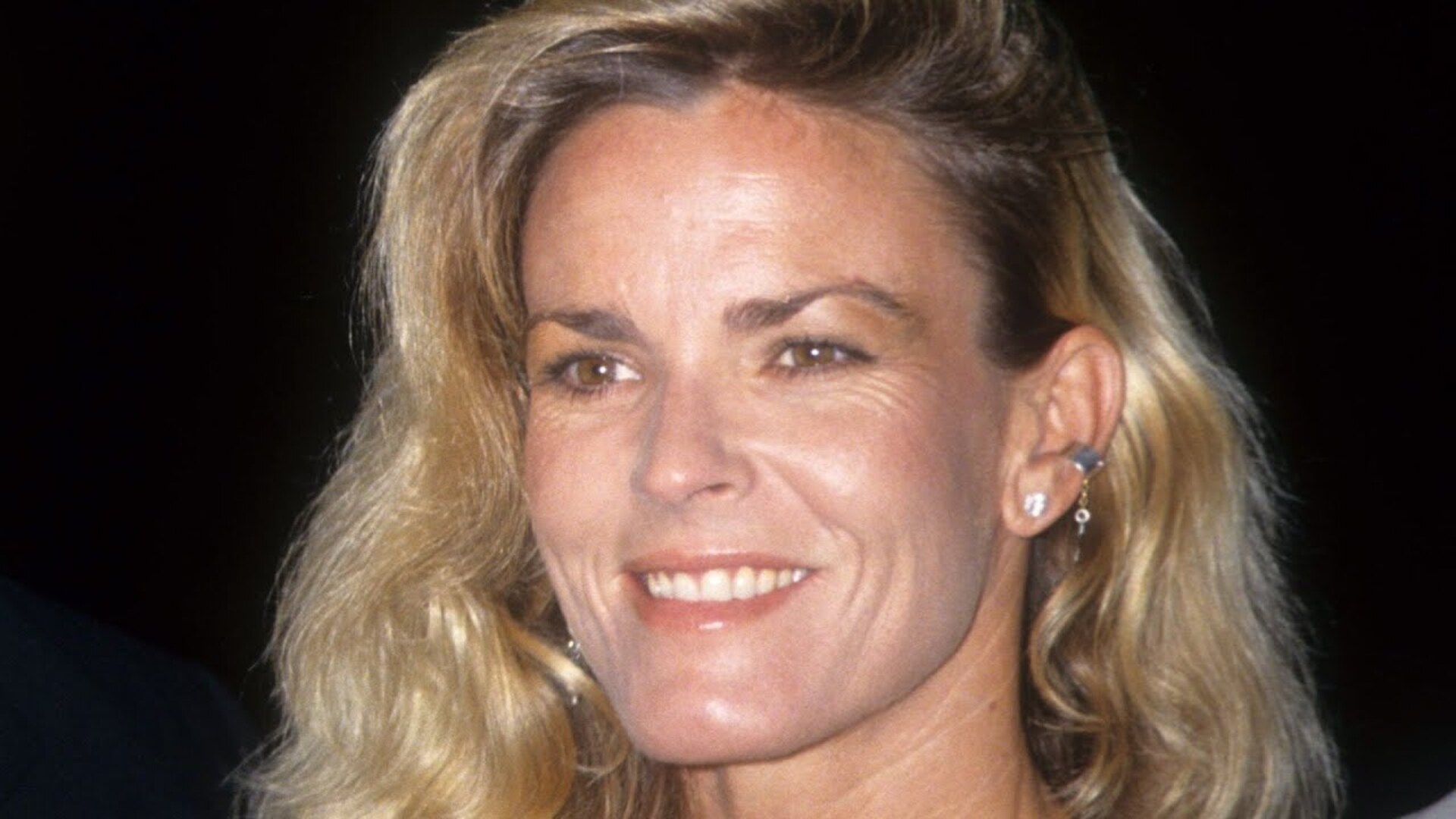 Video thumbnail for Nicole Brown Simpson's Autopsy Report Has Some Disturbing Details