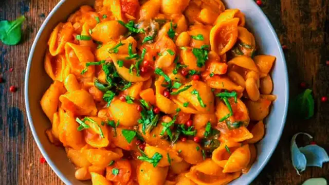 Video thumbnail for Hearty One-Pot Pasta with Tomatoes & Beans