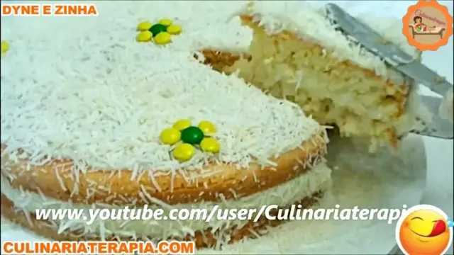 Video thumbnail for Como Fazer Bolo Gelado de Coco com Recheio Cremoso Molhadinho que Derrete na Boca