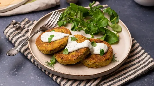 'Video thumbnail for Gluten-Free Crab Cakes With Dill Mayo Recipe'
