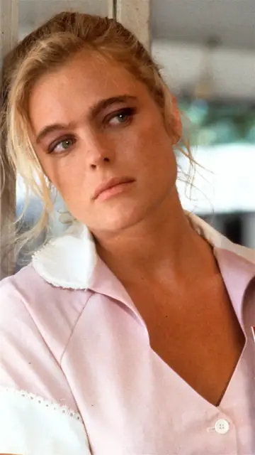 Video thumbnail for This Baywatch Star Is Still A Bombshell Decades Later