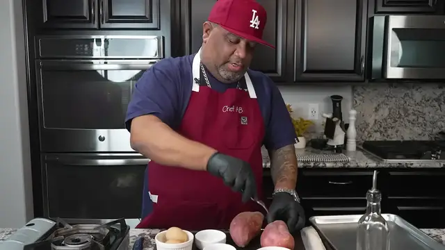 Video thumbnail for Bake a Sweet Potato Pie That Feels Like a Hug from Grandma(720P HD)