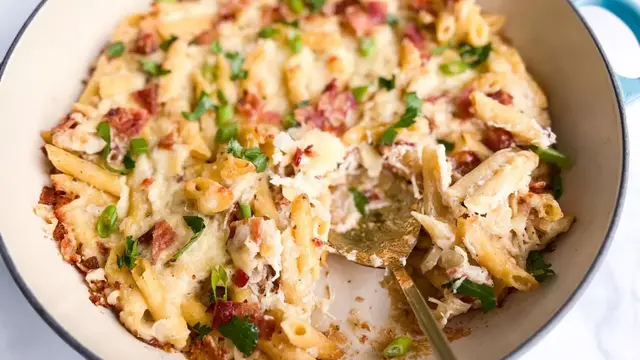 Video thumbnail for Chicken Bacon Ranch Casserole Recipe