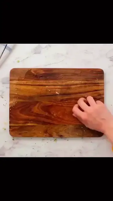 Video thumbnail for Amazing Brocolli Salad