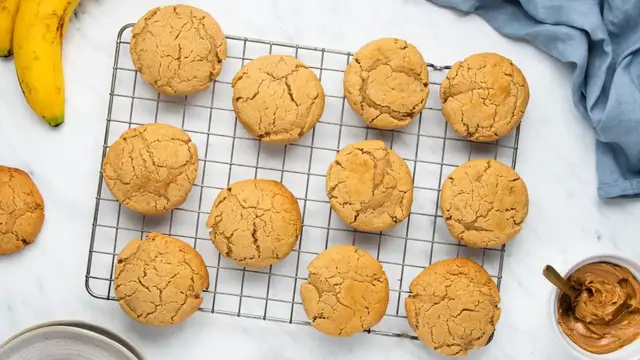 'Video thumbnail for Peanut Butter Banana Cookie Recipe'