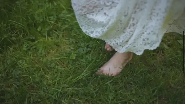Video thumbnail for Unlocking Wellness: The Transformative Power of Barefoot Grounding