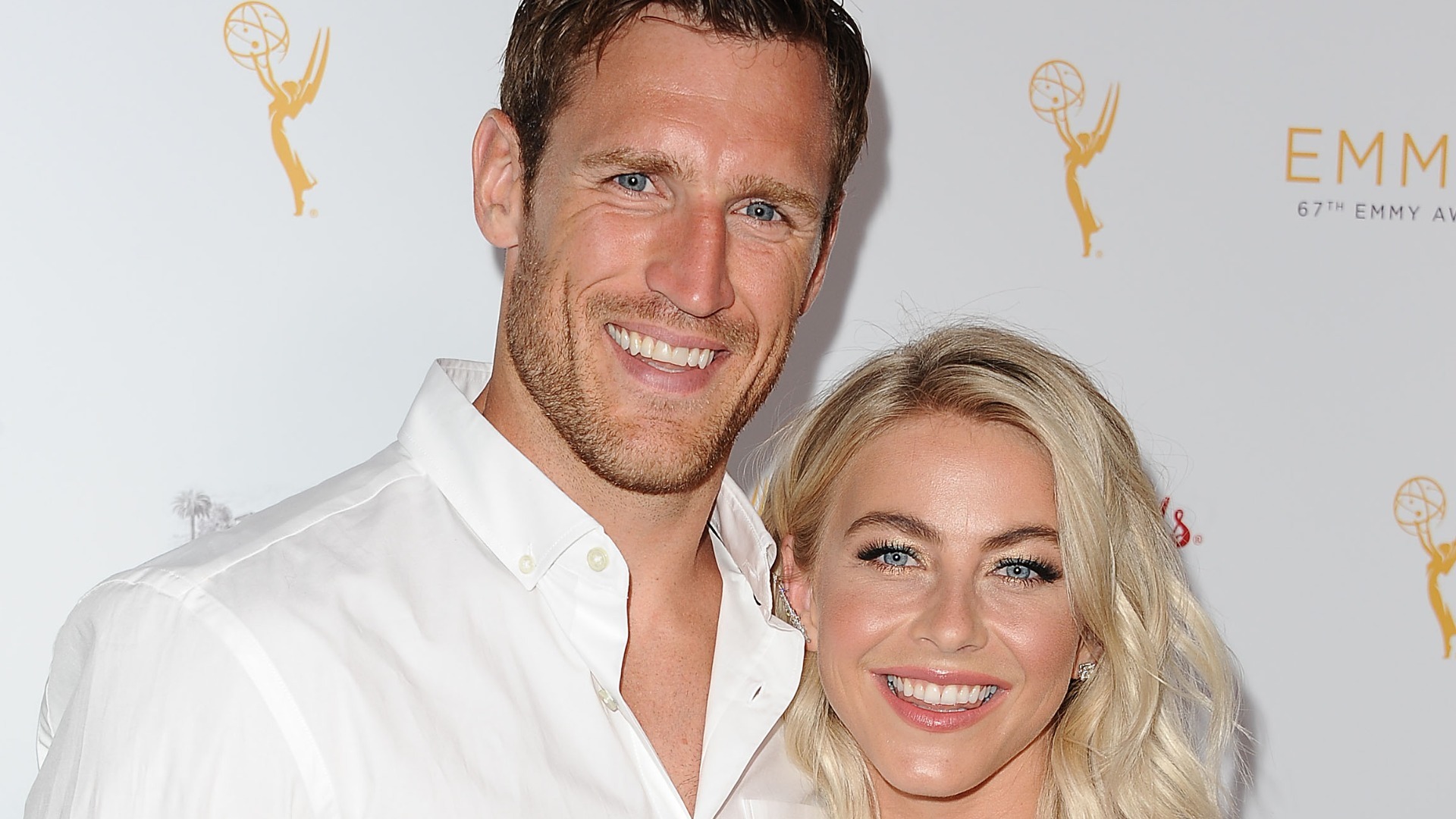 Video thumbnail for Who Is Julianne Hough's Ex-Husband Brooks Laich?