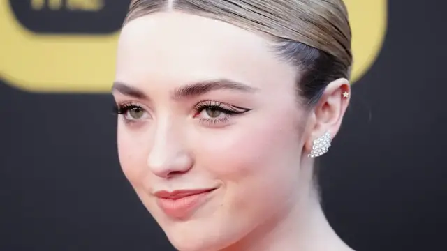 Video thumbnail for Peyton List's Transformation Is Turning Heads