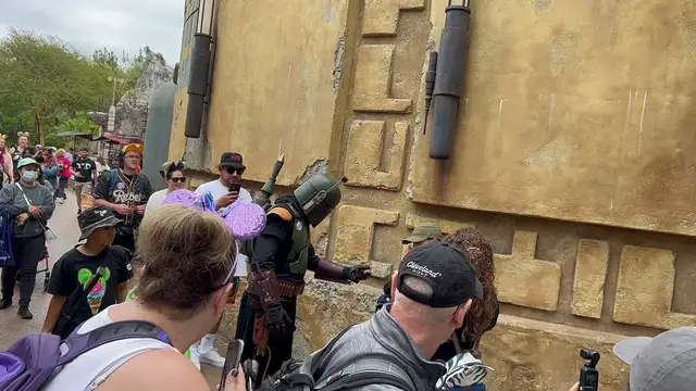 Video thumbnail for FIRST DAY: Boba Fett at Star Wars: Galaxy’s Edge at Disneyland
