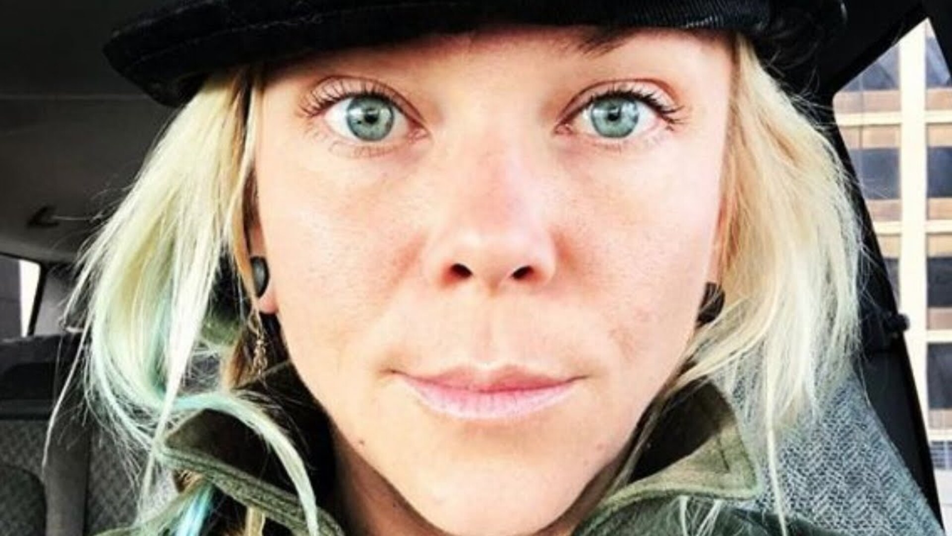 Video thumbnail for Seriously Insane Stunts That People Sadly Didn't Survive