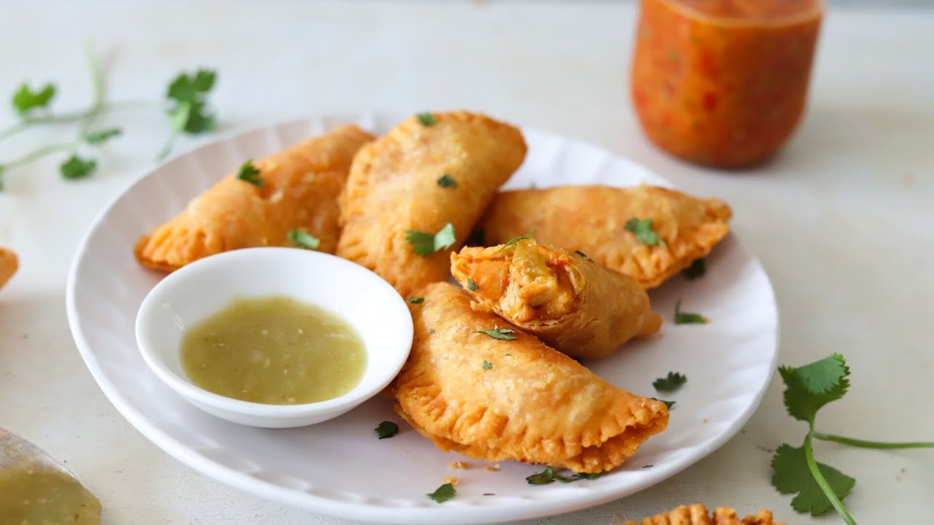 Video thumbnail for Chicken Empanada With Green Chile Recipe