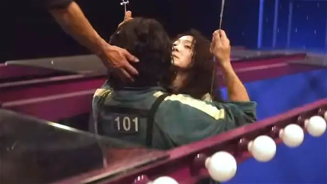 Video thumbnail for What Squid Game Looks Like Without Special Effects