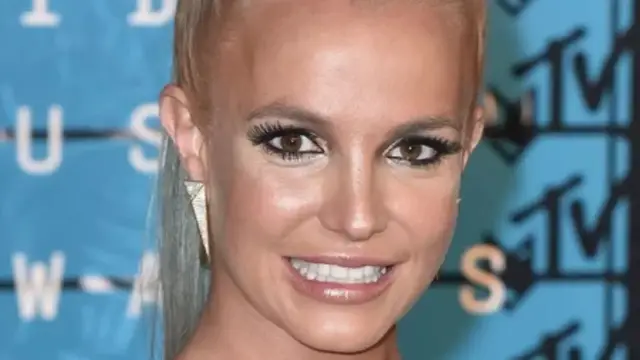 Video thumbnail for Celebrity Text Messages That Stunned The World