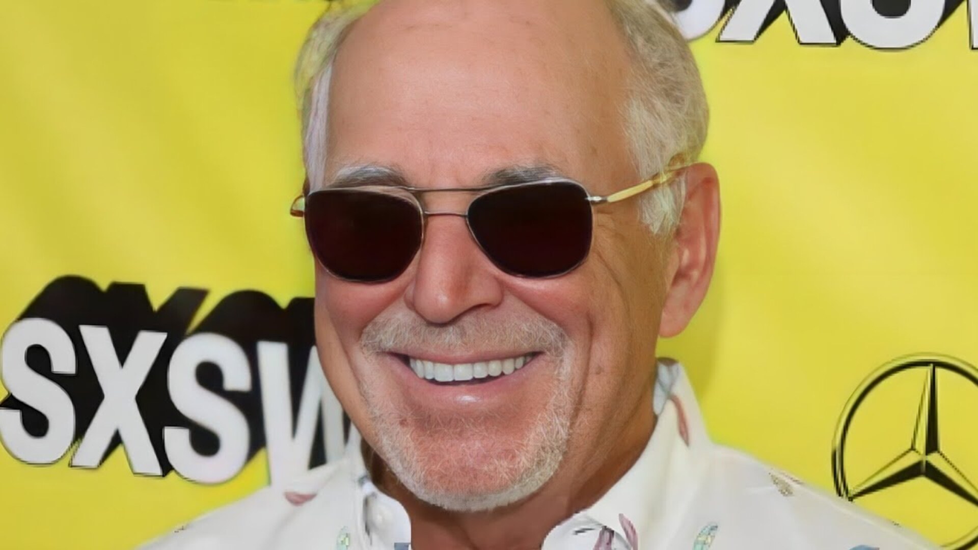 Video thumbnail for Why Jimmy Buffett Fans Are Called Parrotheads