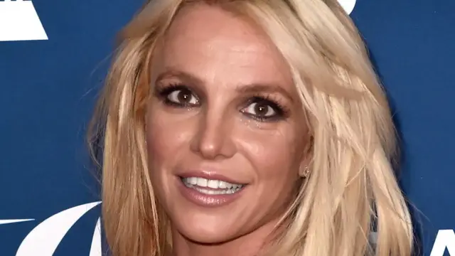 Video thumbnail for Celebrities And Their Signature Fast Food Orders