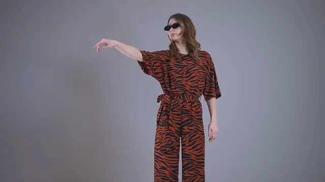 Video thumbnail for Lily Collins' NYC Fashion Week