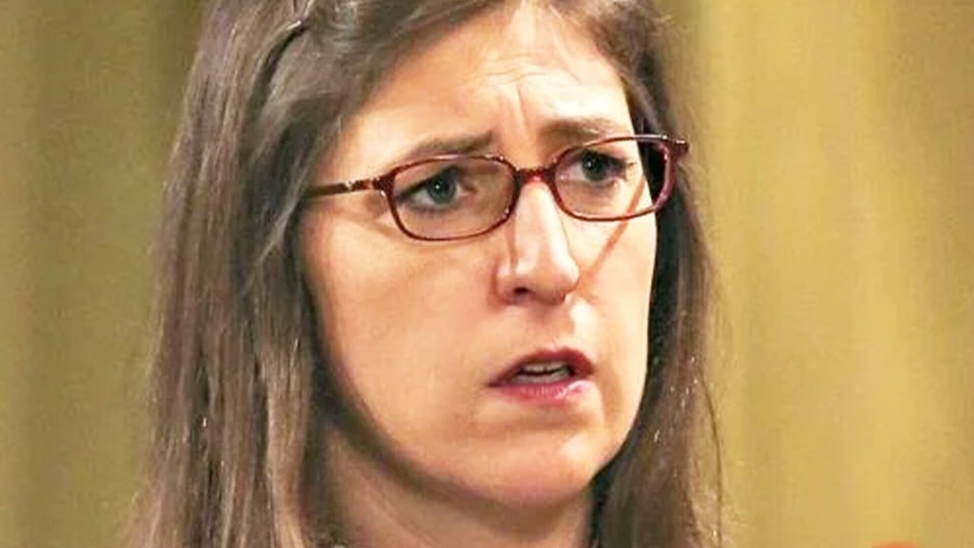Video thumbnail for Big Bang Theory's Mayim Bialik Is Unrecognizable In Old Photos