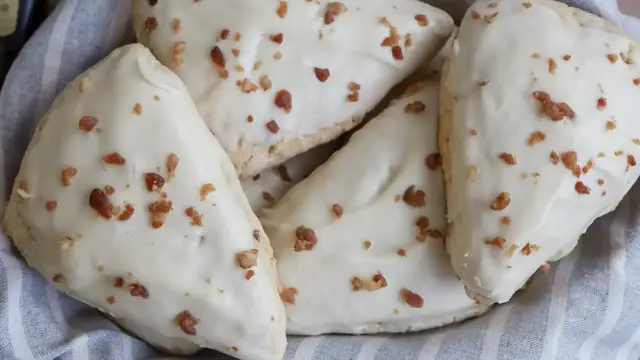 Video thumbnail for Sweet And Salty Bacon Scones With Maple Glaze Recipe
