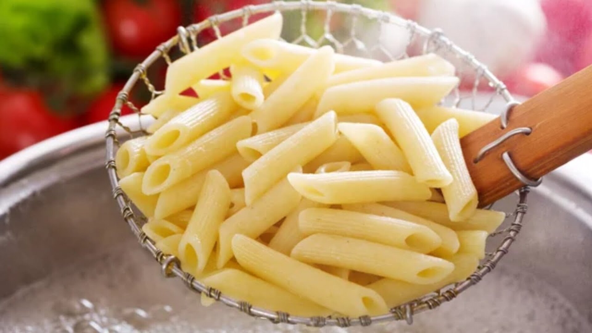Video thumbnail for Why You Should Absolutely Never Mix Olive Oil & Pasta Water