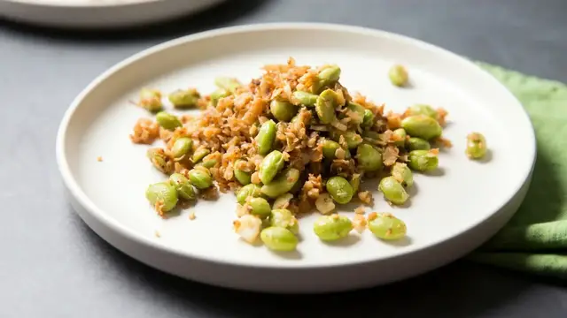 'Video thumbnail for Our 3-Ingredient Yuzu Edamame Saute Is The Elegant Side Your Dinner Party Deserves'