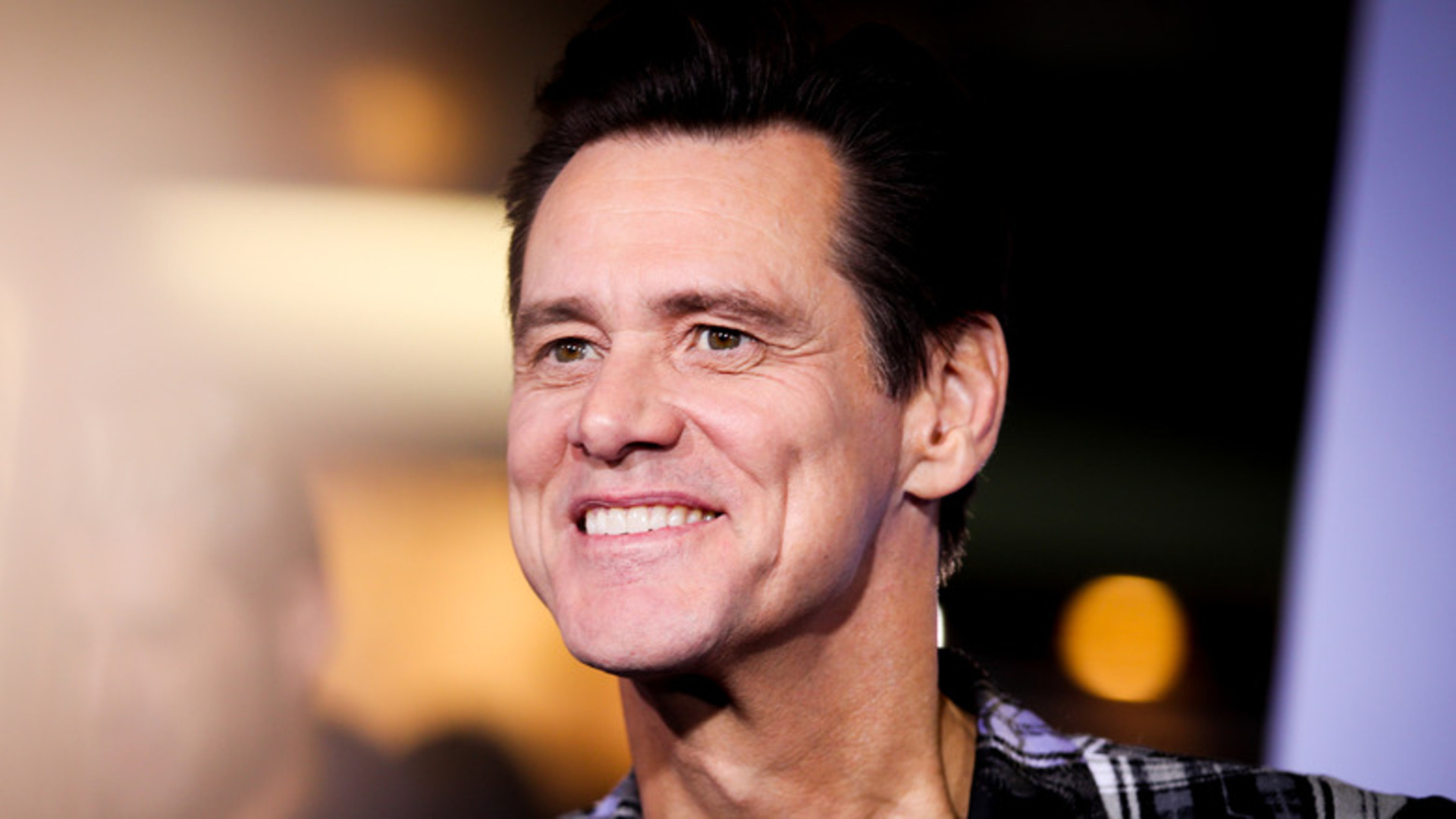 Video thumbnail for Before & After Pics Of Jim Carrey's Face Make His Tune-Ups Undeniable