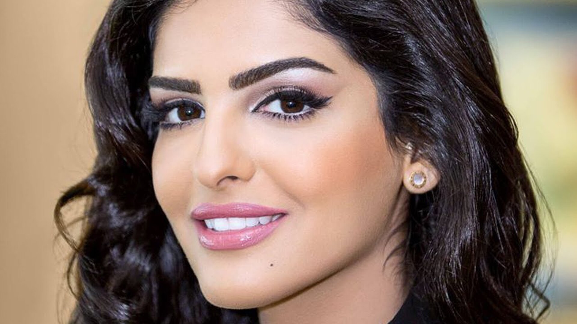 Video thumbnail for The Most Beautiful Royals On Earth