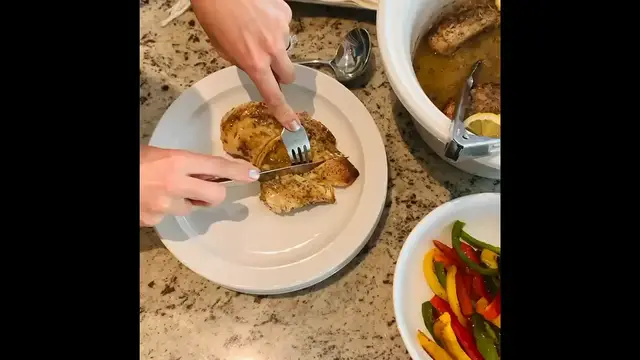 'Video thumbnail for Best Slow Cooker Lemon Chicken Recipe'
