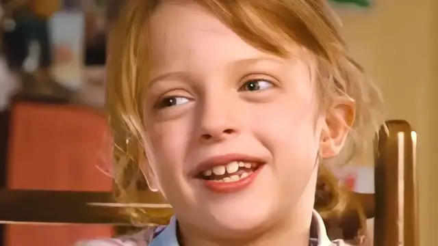 Video thumbnail for The Girl From The Holiday Grew Up To Be Stunning