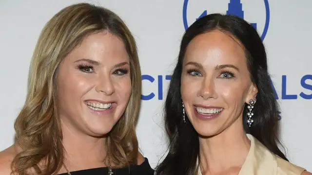 Video thumbnail for The Bush Twins Live Surprisingly Different Lives