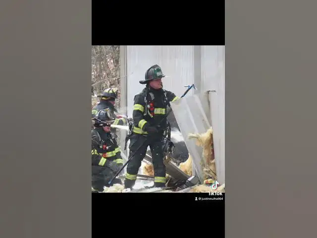 Video thumbnail for Working Fire at the Dollar General, Shenandoah Pennsylvania