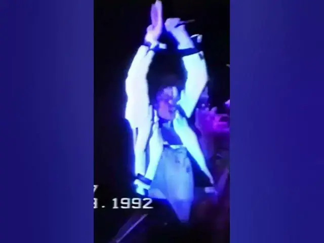 Video thumbnail for Michael Jackson Live Thiller 1992