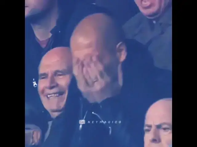 Video thumbnail for عندما يبدع ميسي في اهانة المدافعين