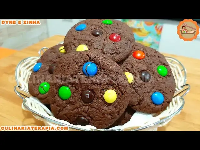 Video thumbnail for 🍪BISCOITOS COOKIES AMERICANOS DE CHOCOLATE COM M&Ms PERFEITOS E MUITO FÁCEIS DE FAZER
