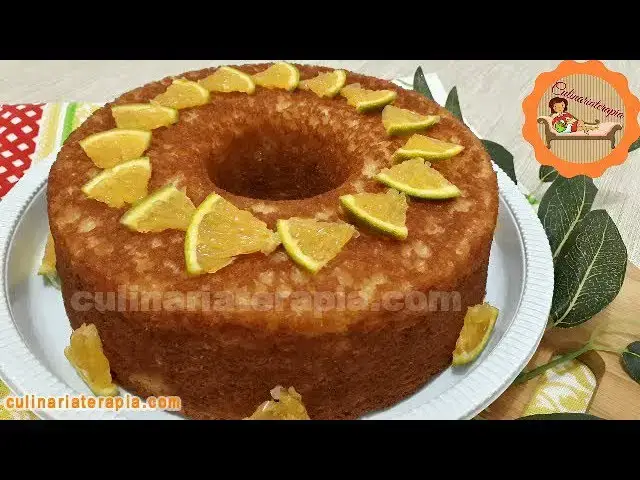 Video thumbnail for Bolo Fofinho de Iogurte e Laranja - Receita Fácil