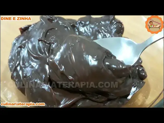 Video thumbnail for 🍫Recheio e Cobertura de Chocolate Super Cremoso para Bolos - Culinária Terapia por Dyne e Zinha