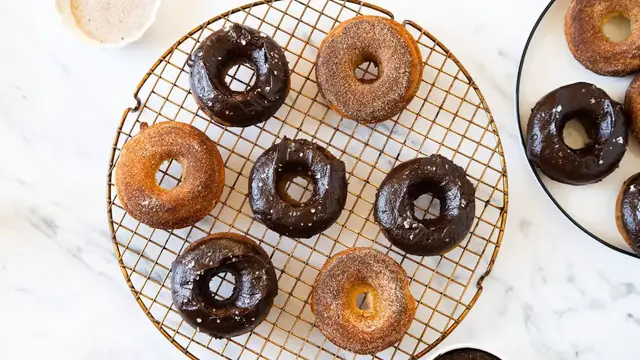 Video thumbnail for Baked Churro Cake Donuts Recipe
