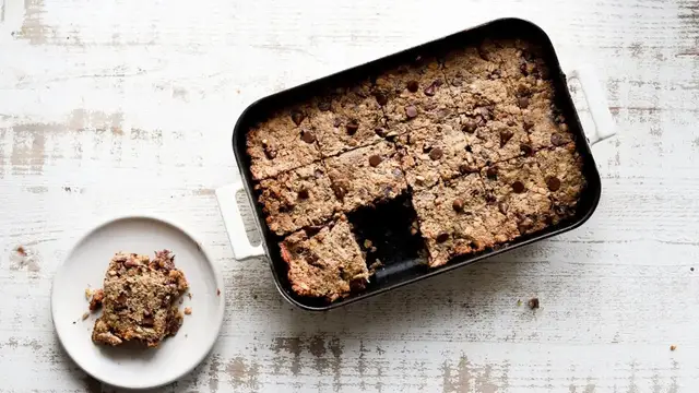 Video thumbnail for Peanut Butter And Roasted Banana Baked Oatmeal Recipe