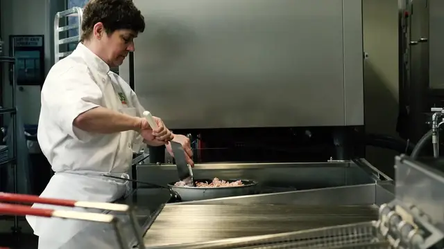'Video thumbnail for Chef's Line All Natural* Pulled Uncured Bacon | US Foods | Spring Scoop 2020'