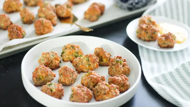 Video thumbnail for Jalapeño Popper Sausage Balls Recipe