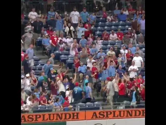 'Video thumbnail for Byron Buxton Leads Off with a Bomb 💣'
