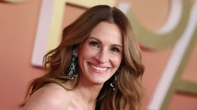 Video thumbnail for Then & Now: Julia Roberts' Daughter Hazel Has Completely Transformed