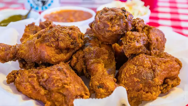 Video thumbnail for Regional Fried Chicken Chains We Wish Were Everywhere